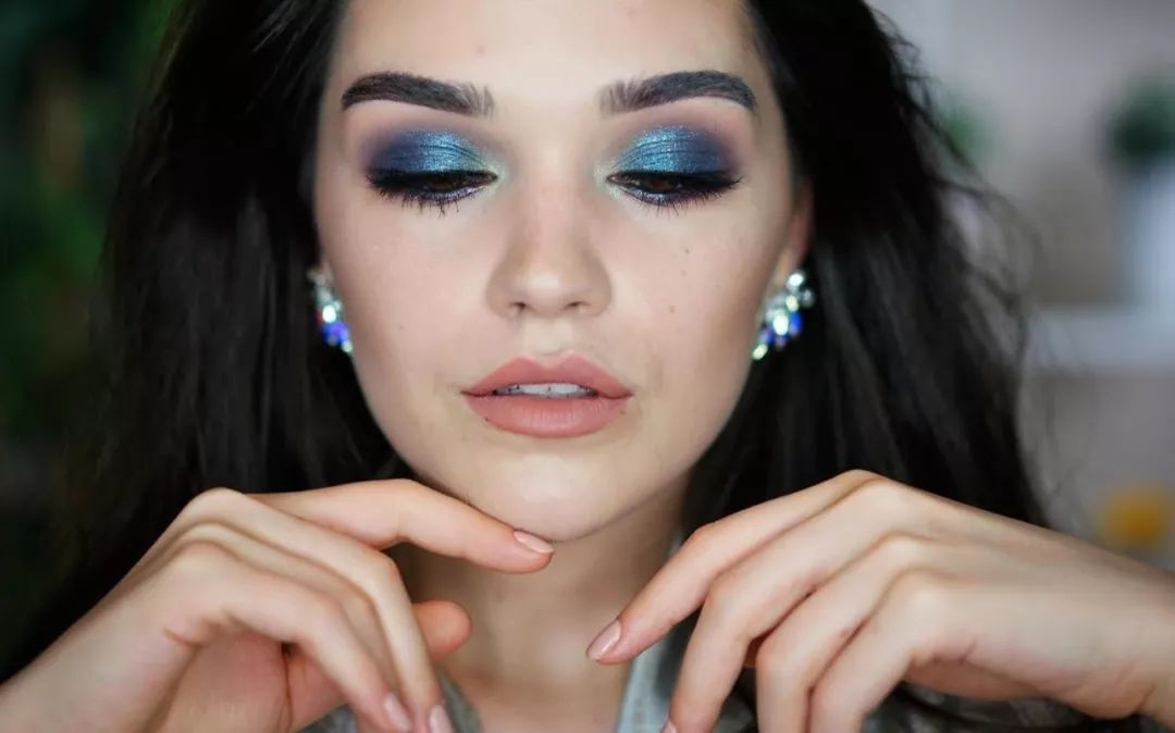 藍眼睛明星的趣味日常