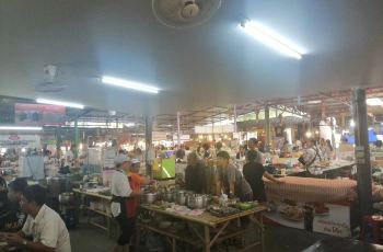 空叻瑪榮水上市場，高科技之旅探秘未來生活新篇章