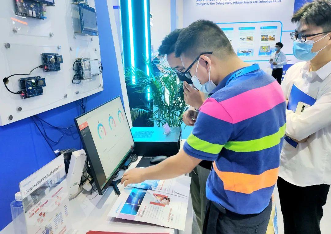 最新版操作系統(tǒng)UOS，變革之力與自信成就之源