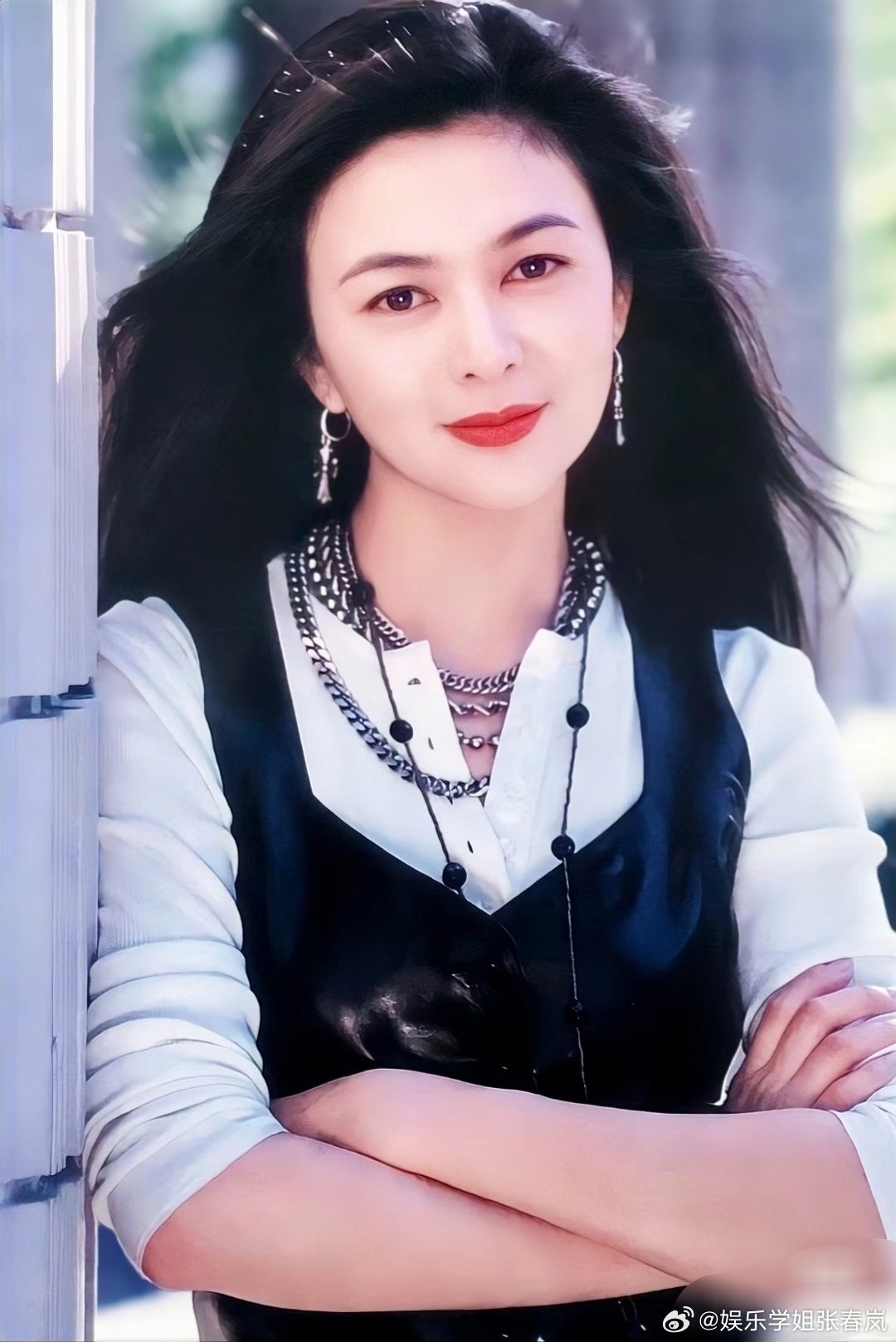 關之琳最新照片，時光流轉，美人依舊的魅力風采