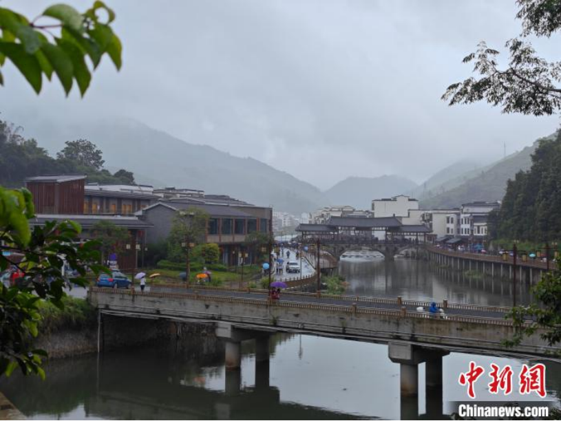 廣東信宜市學(xué)習(xí)變革浪潮涌動，成就感的融合與最新新聞動態(tài)